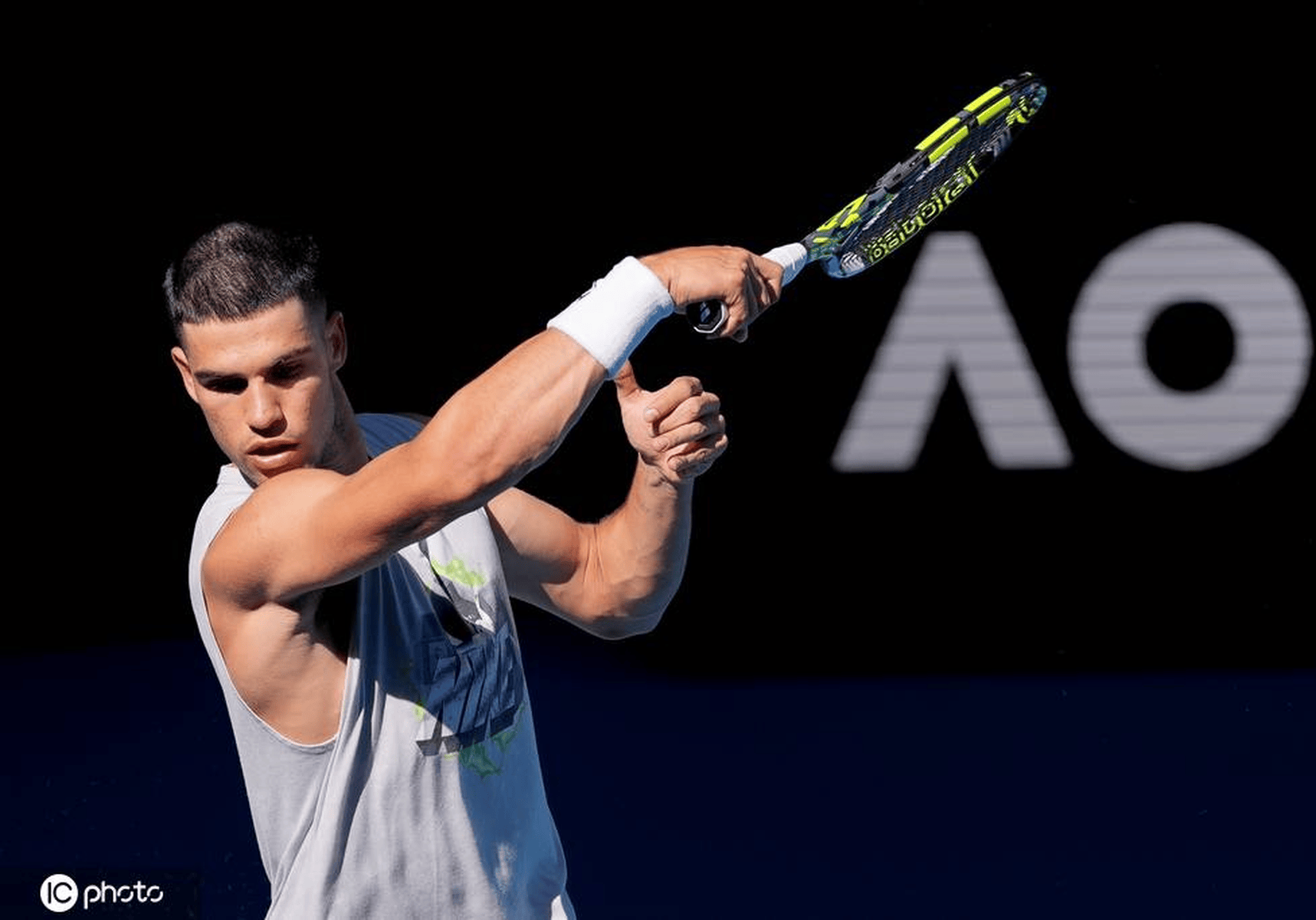 澳大利亚网球队横扫世界网球队，阿尔卡拉斯送出助攻的简单介绍